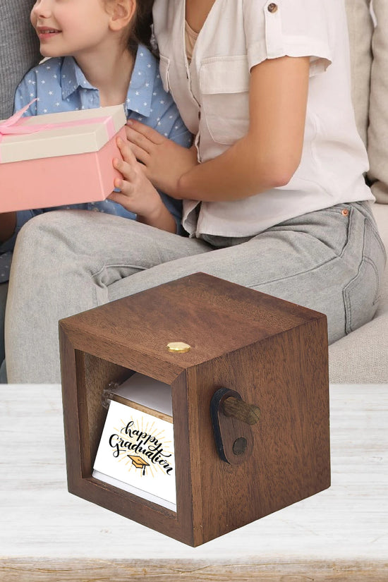 Crank Photo Box