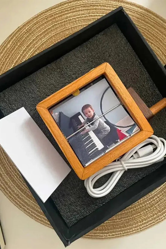 Crank Photo Box